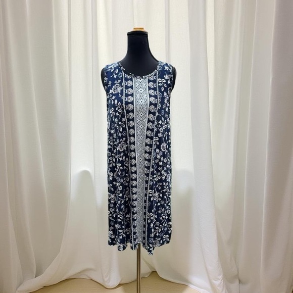 Maurices Dresses & Skirts - Maurices Navy and White Floral Midi Dress